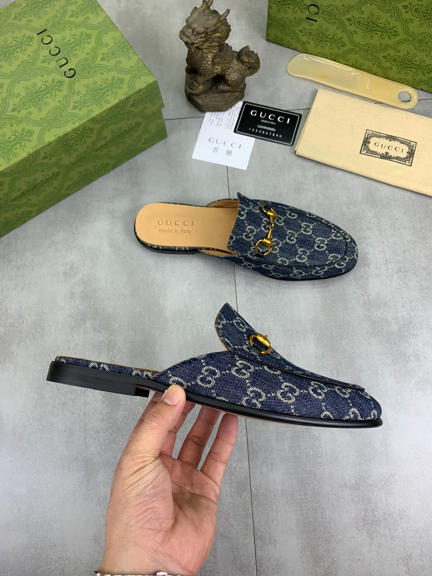 Men's Men's Shoes💰P480💰【New Style】Water-dyed Niuli High Quality Gucci half-drag business leather shoes hot selection (Gucci) official website latest Gucci half-drag 🎁 business leather shoes, hot style 💥 simple and elegant style, exclusive for trendy men. Unique official website latest brand original double G embossing Elements 👑 Original Gucci decoration, fashionable and elegant, fabric original calfskin ✅ Fully imported first-layer cowhide lining, official website designated wear-resistant, rubber business outsole, classic model taken at the counter in real life 🎬Number: 38-44 (45 46 customized) 2⃣️colors available